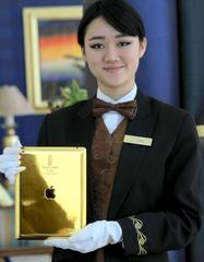 dubai's most luxurious hotel is giving guests 24-carat gold ipads