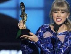 Billboard Music Award Winners (Complete List)