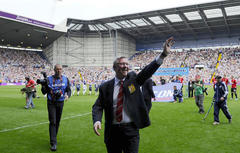 Man United look forward after Ferguson says goodbye