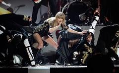Taylor Swift, Gotye and Rihanna win at Billboard Awards