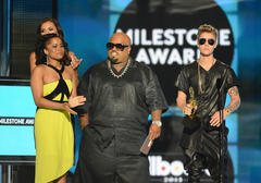 Justin Bieber booed at Billboard Awards