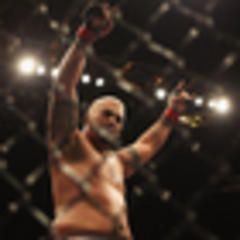 UFC: Mark Hunt on his way to Vegas, finally